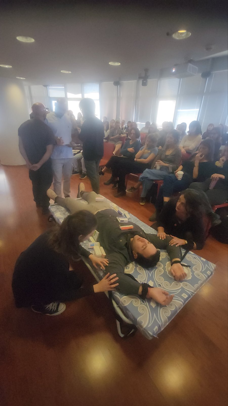 Συνοδεία στη κρίση